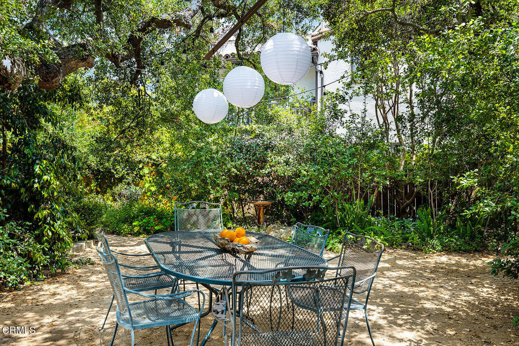 1825 Cerro Gordo Street