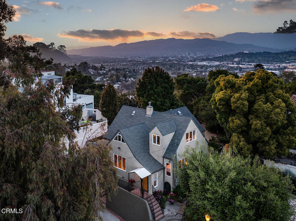 1825 Cerro Gordo Street