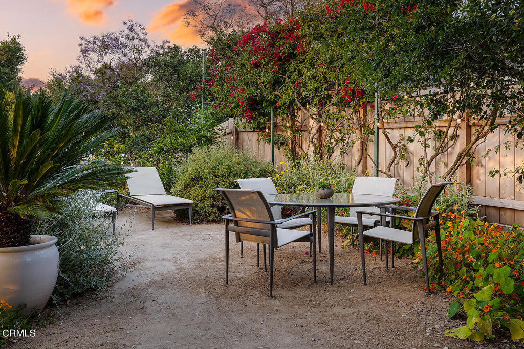 1825 Cerro Gordo Street