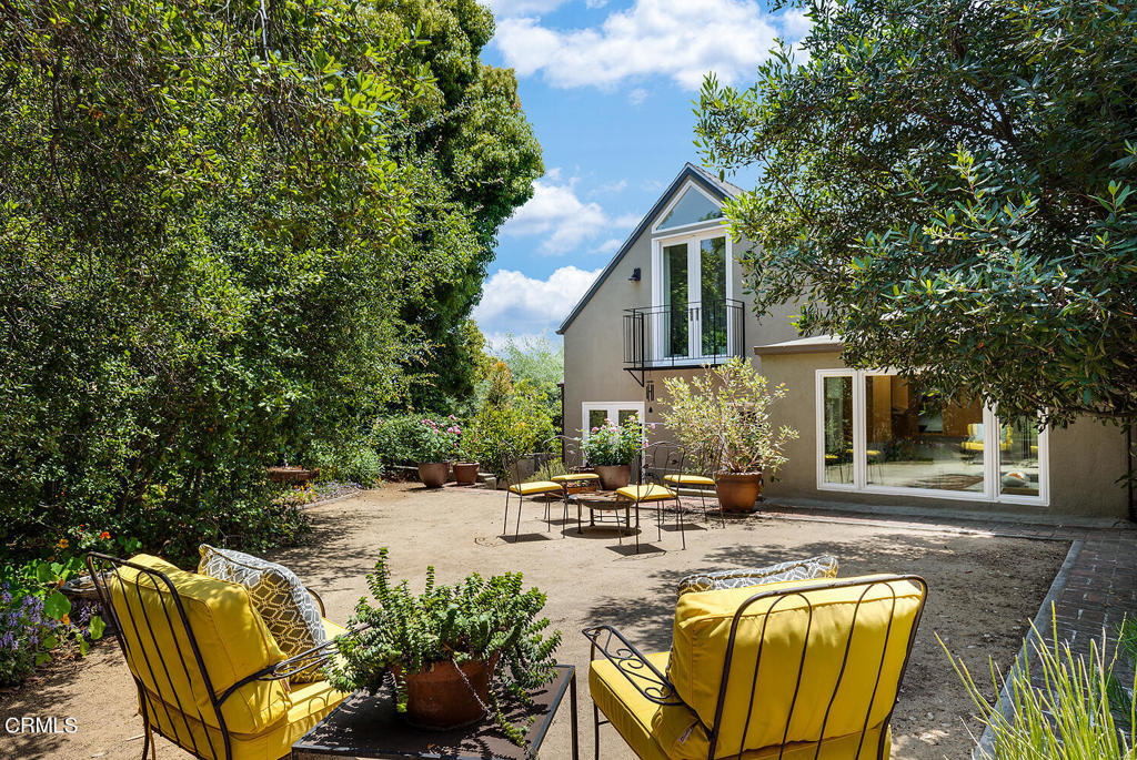 1825 Cerro Gordo Street