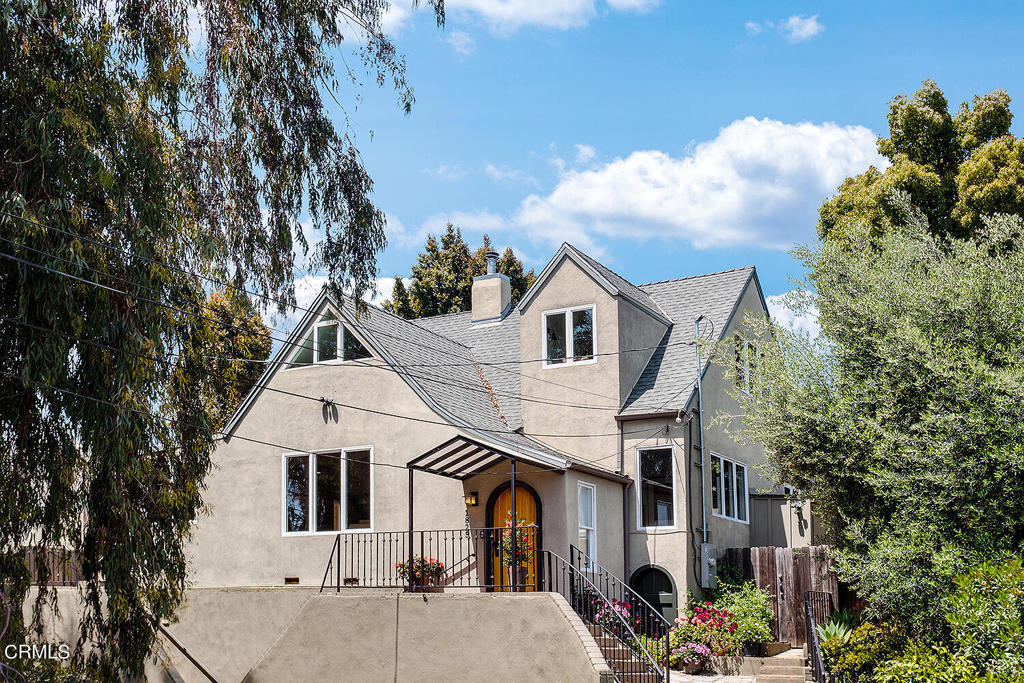 1825 Cerro Gordo Street