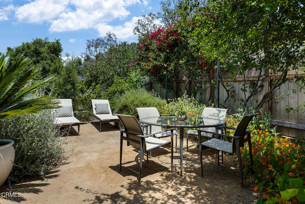 1825 Cerro Gordo Street