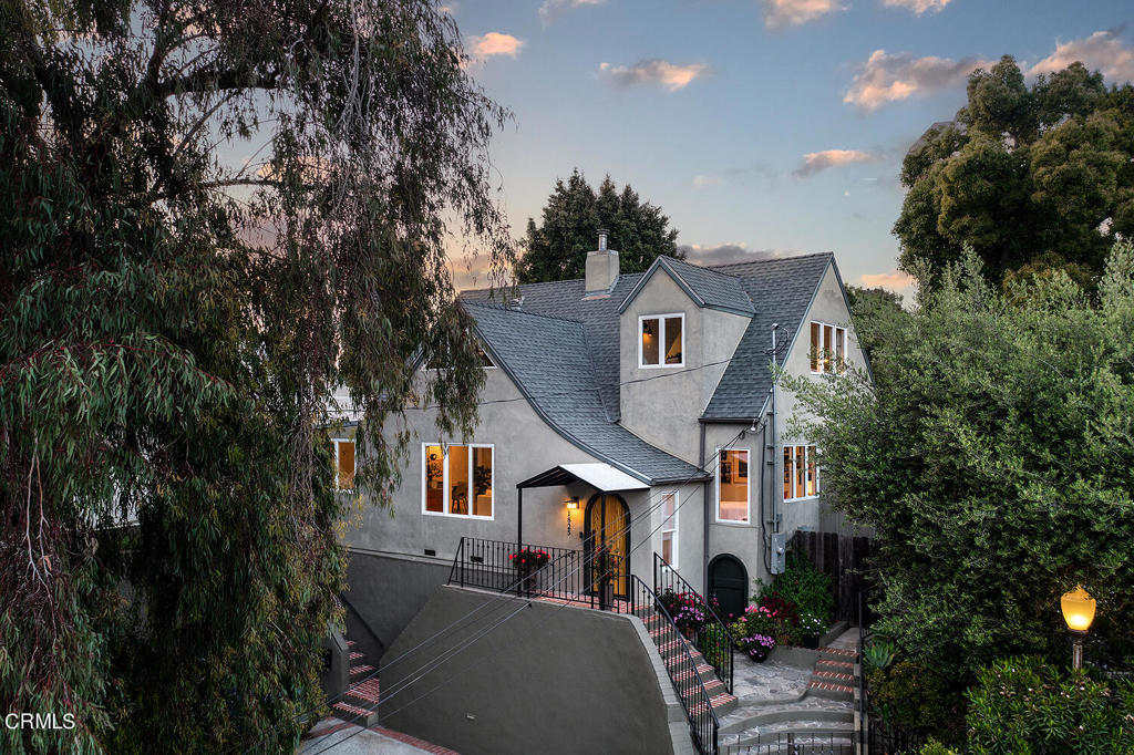 1825 Cerro Gordo Street