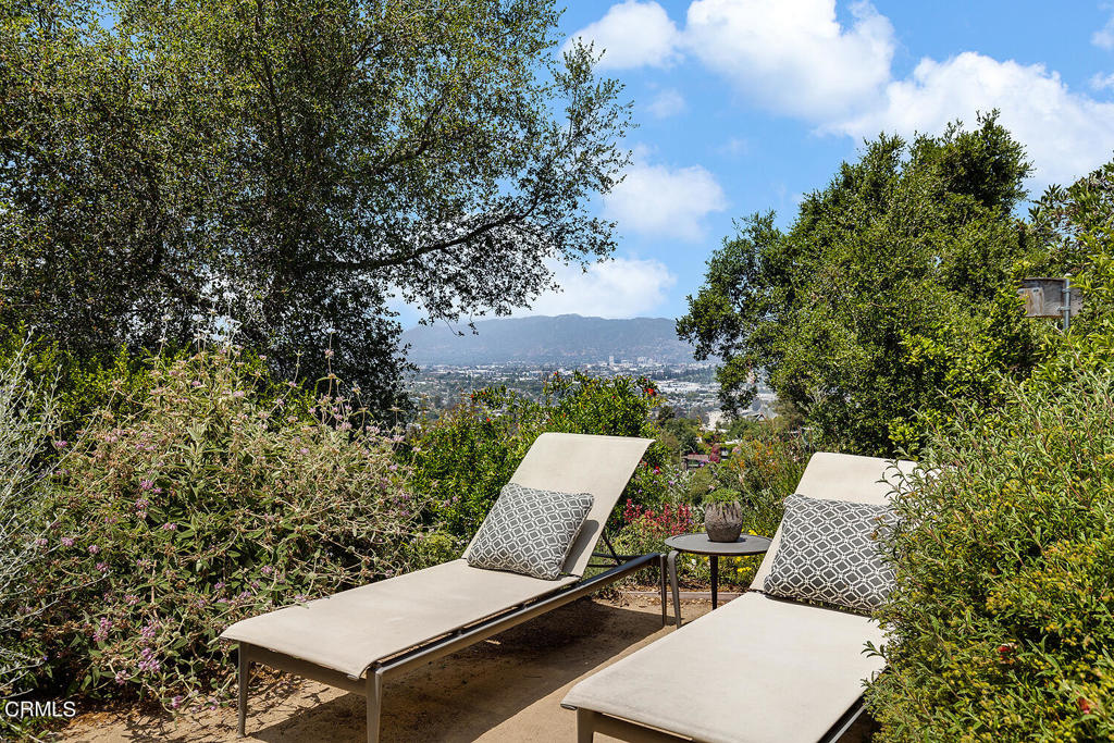 1825 Cerro Gordo Street