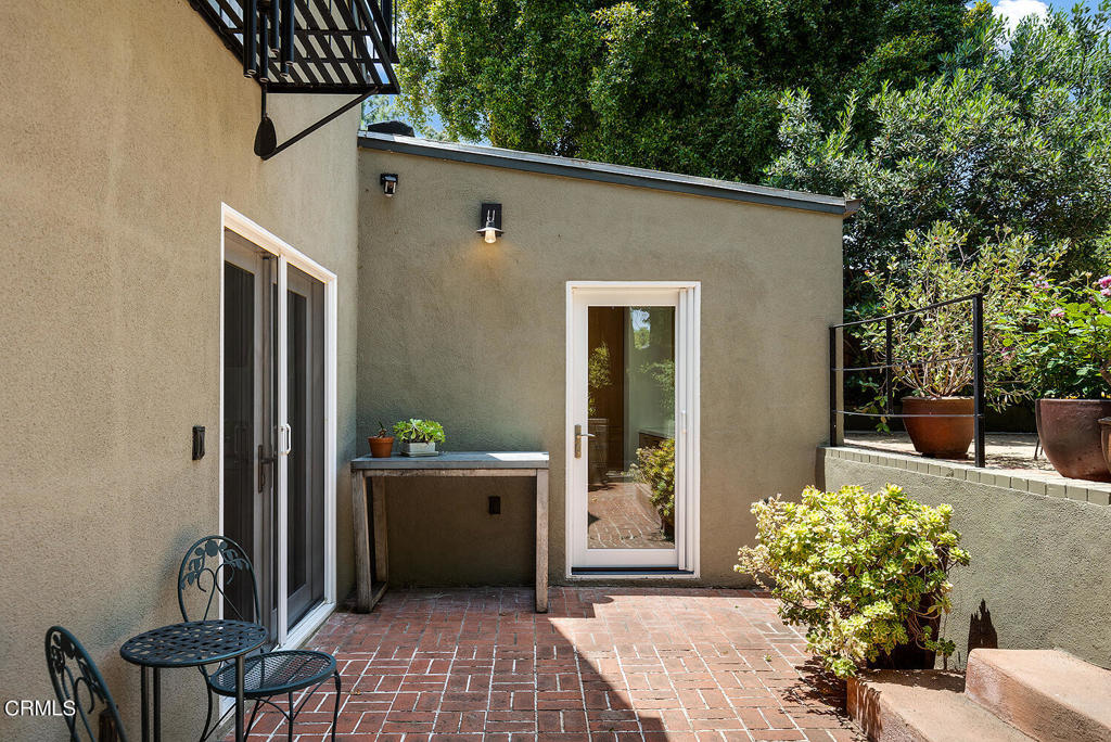 1825 Cerro Gordo Street