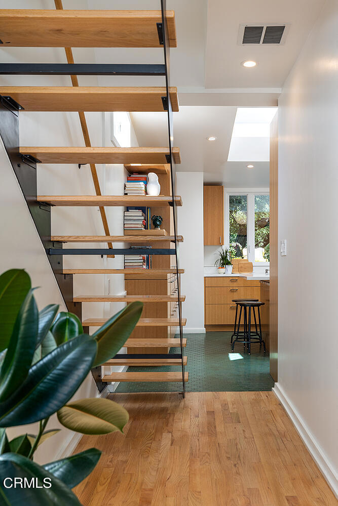 1825 Cerro Gordo Street