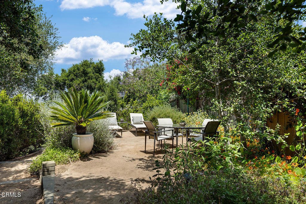 1825 Cerro Gordo Street