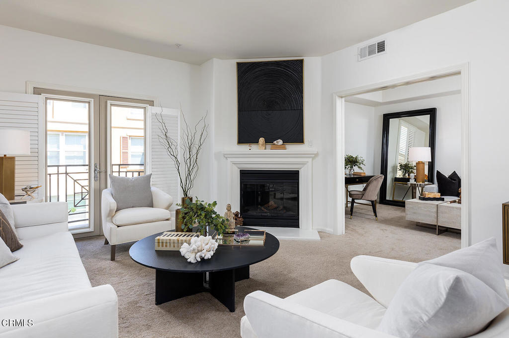 128 N Oak Knoll Avenue 305