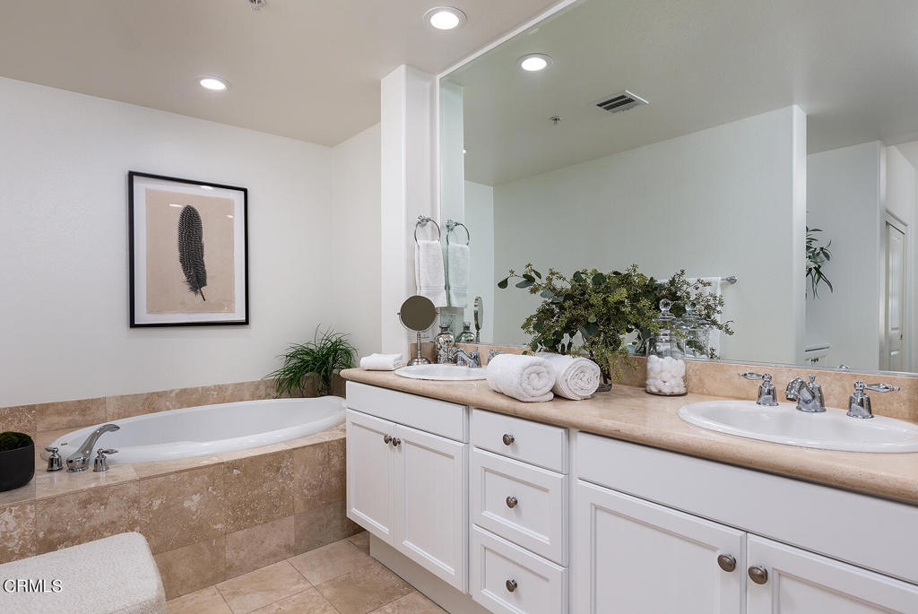 128 N Oak Knoll Avenue 305