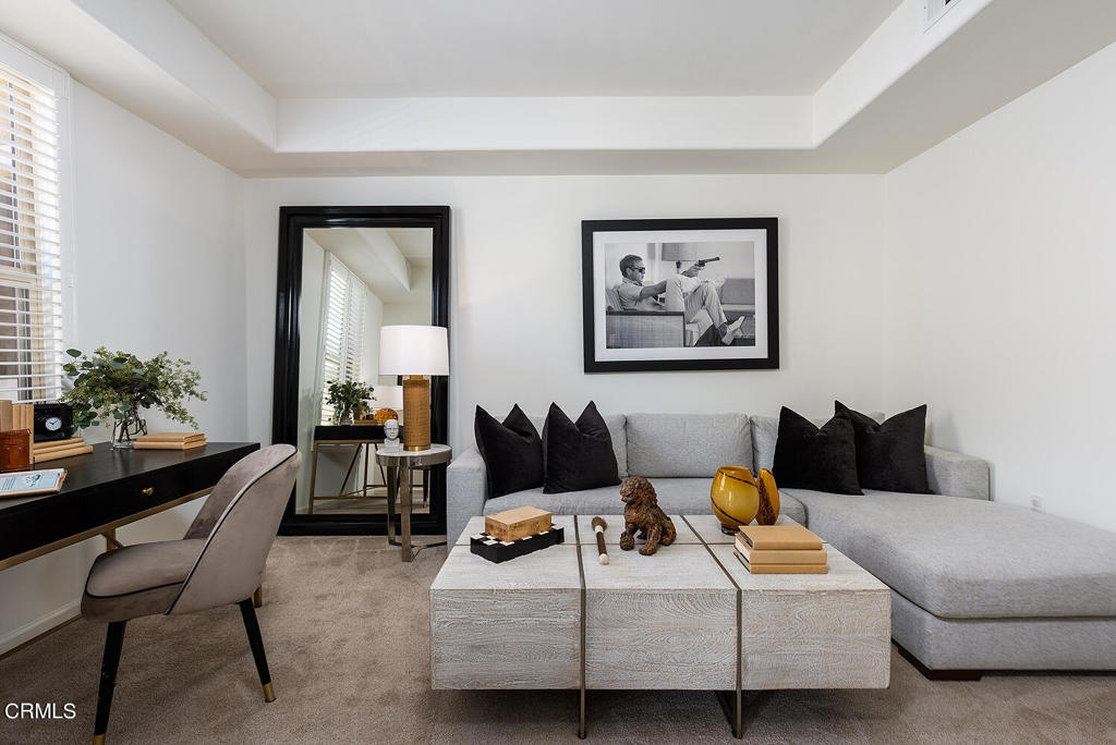 128 N Oak Knoll Avenue 305