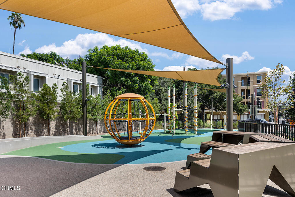 128 N Oak Knoll Avenue 305