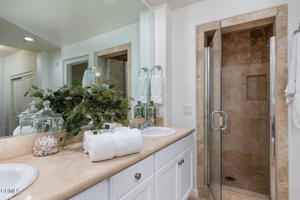 128 N Oak Knoll Avenue 305