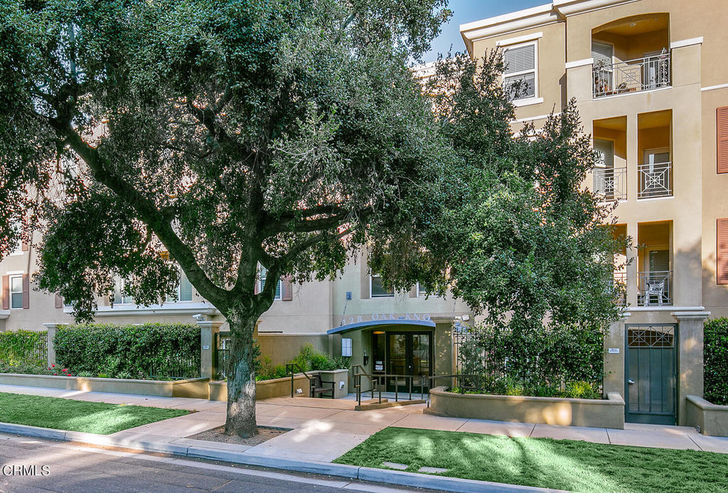 128 N Oak Knoll Avenue 305