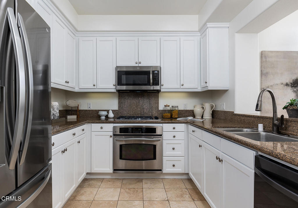 128 N Oak Knoll Avenue 305