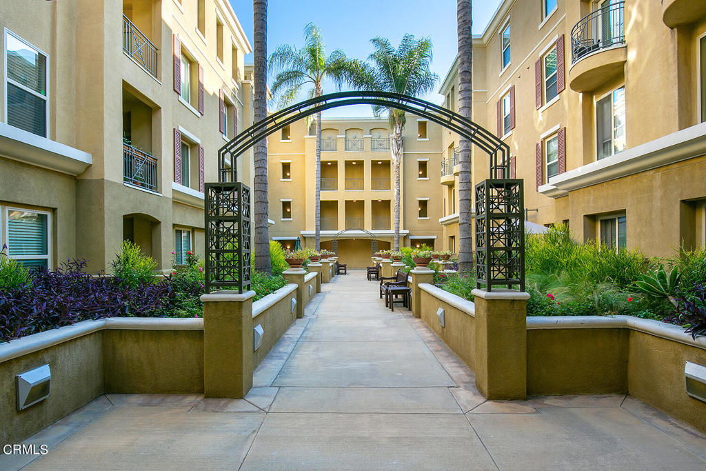 128 N Oak Knoll Avenue 305