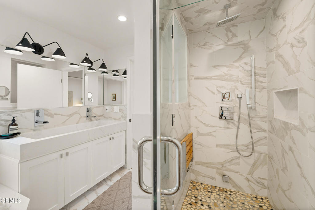 6201 1/4 Saylin Lane