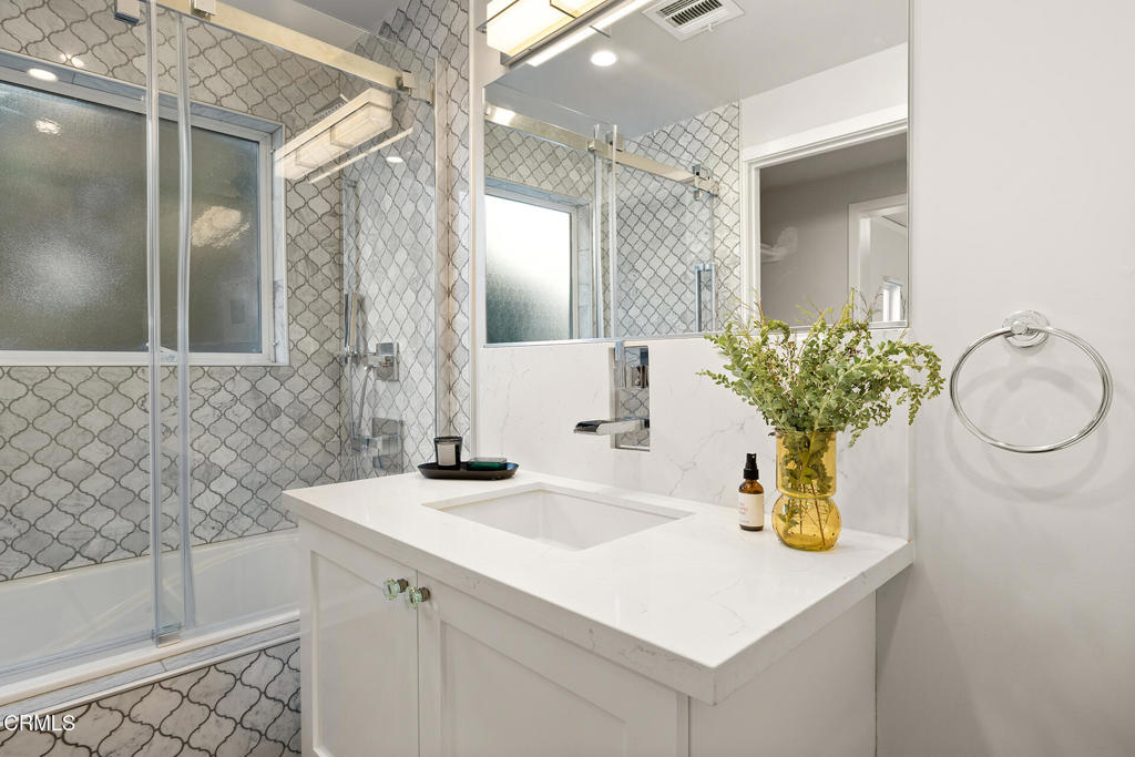 6201 1/4 Saylin Lane