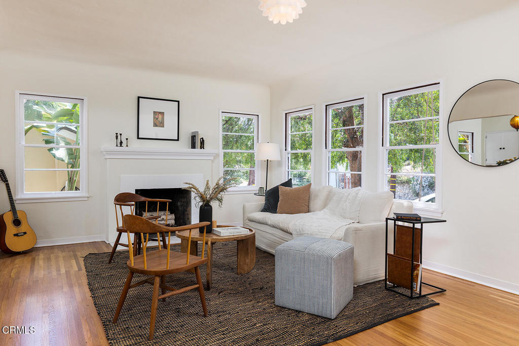 834 N Ave. 63