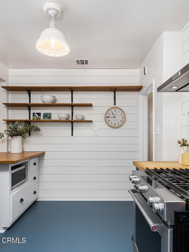 834 N Ave. 63