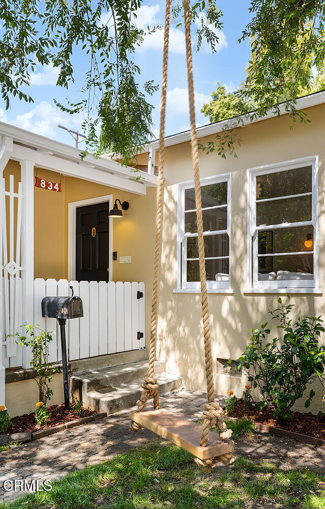 834 N Ave. 63