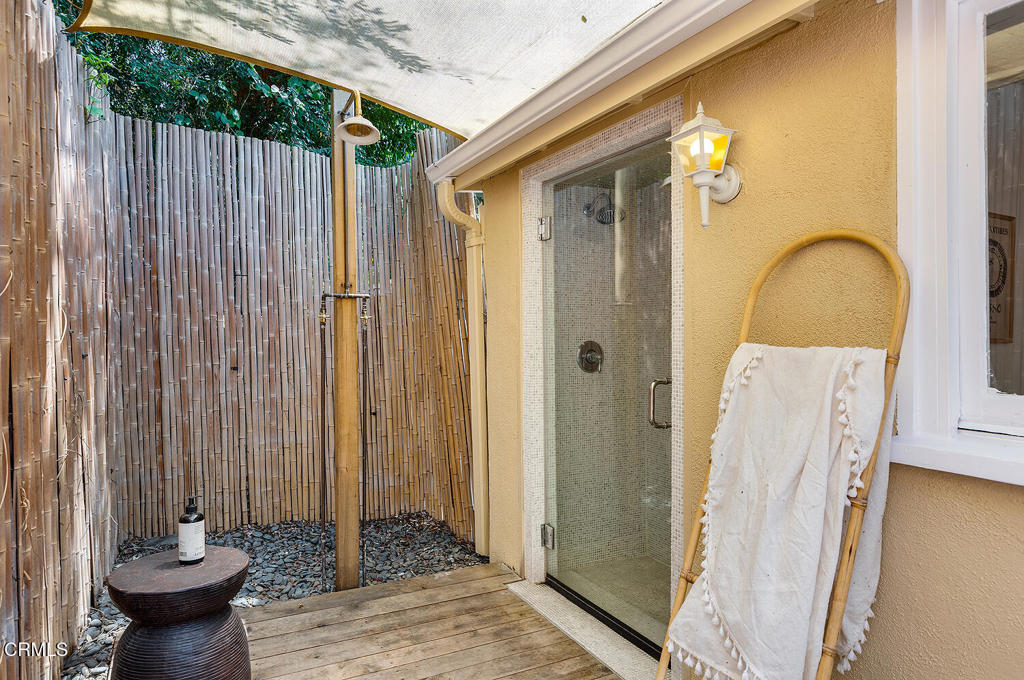 834 N Ave. 63