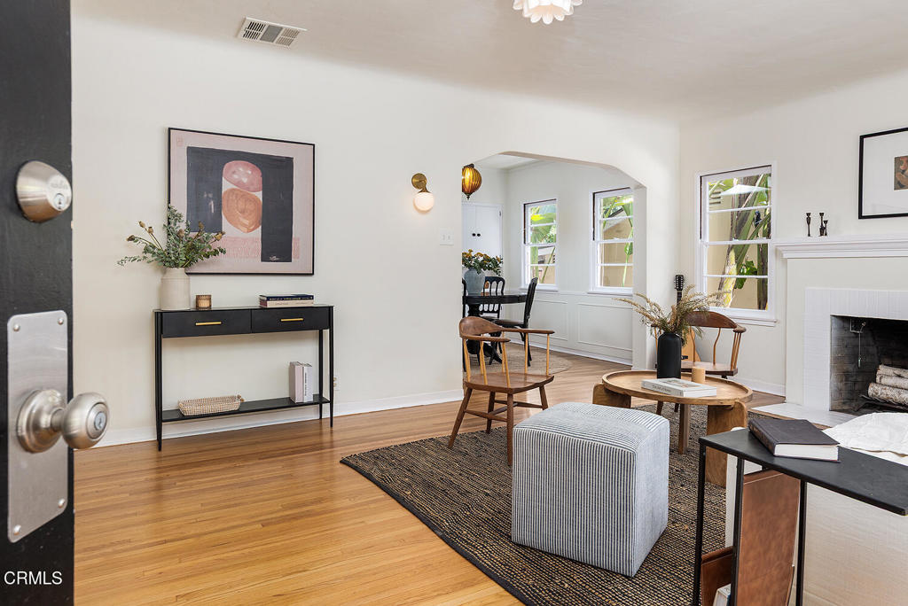 834 N Ave. 63