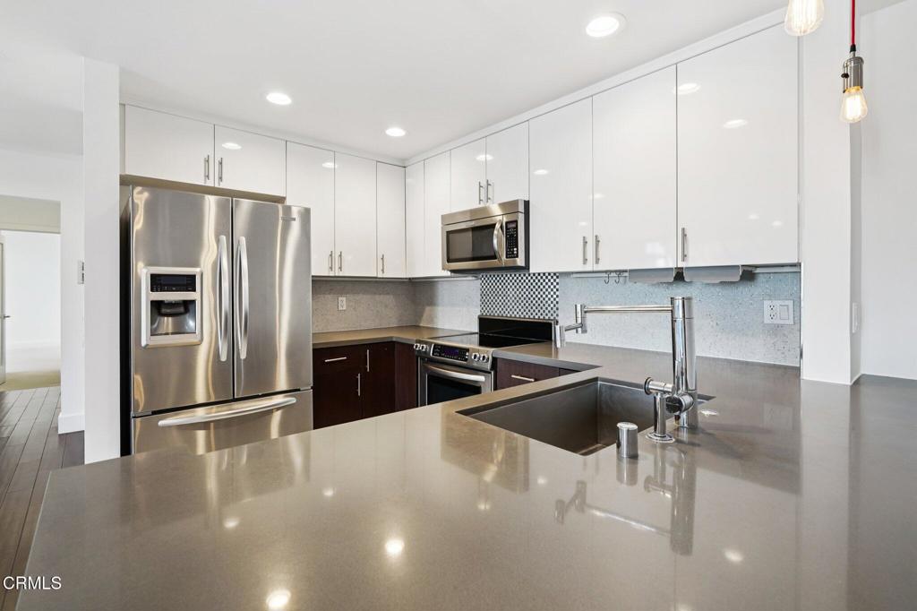 121 S Hope Street 408