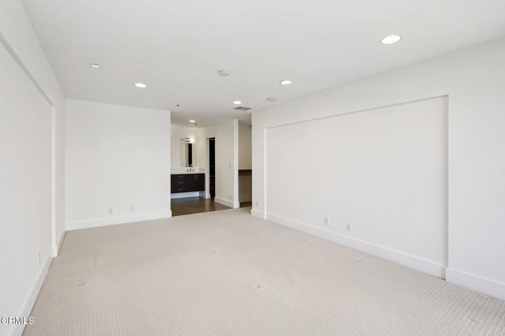 121 S Hope Street 408