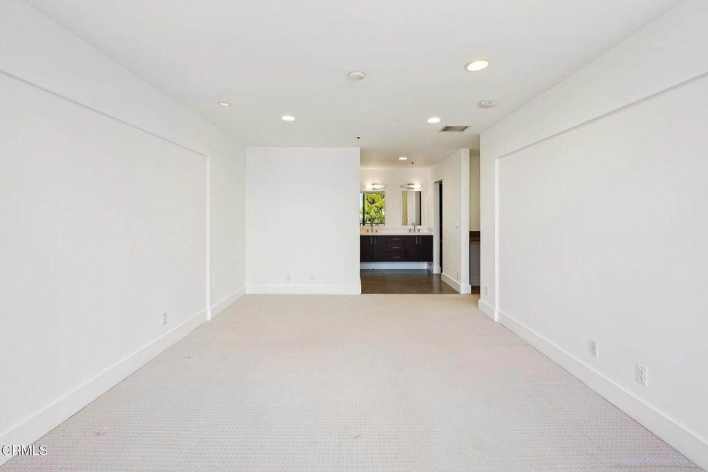 121 S Hope Street 408