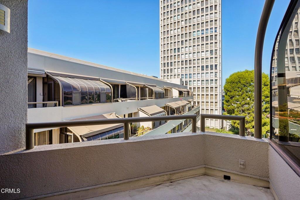 121 S Hope Street 408