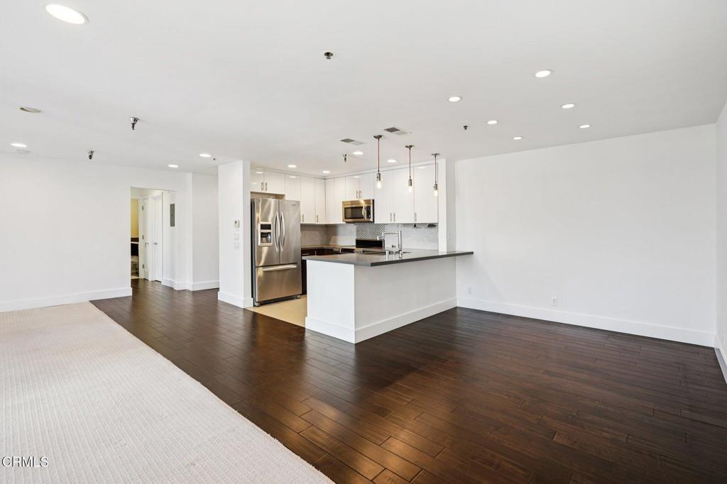 121 S Hope Street 408
