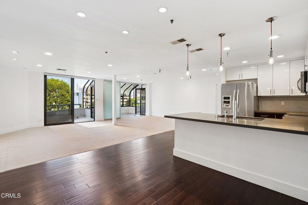 121 S Hope Street 408