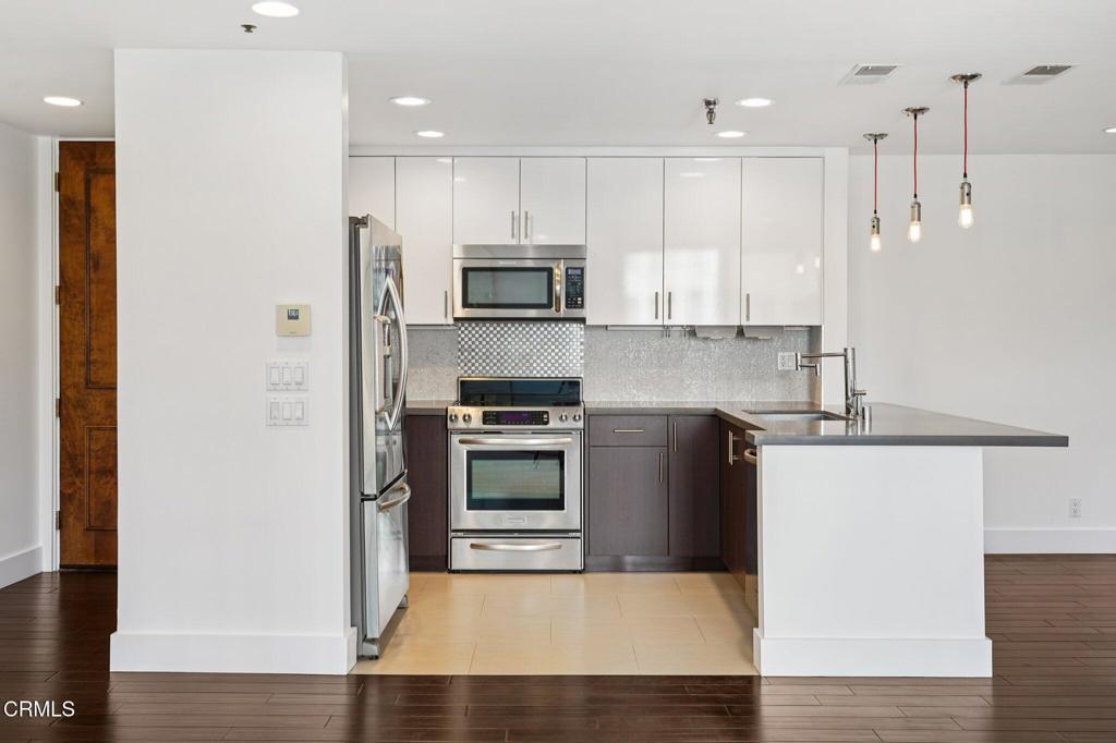 121 S Hope Street 408