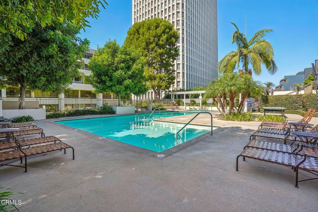 121 S Hope Street 408