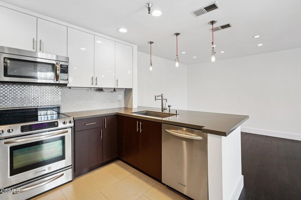 121 S Hope Street 408