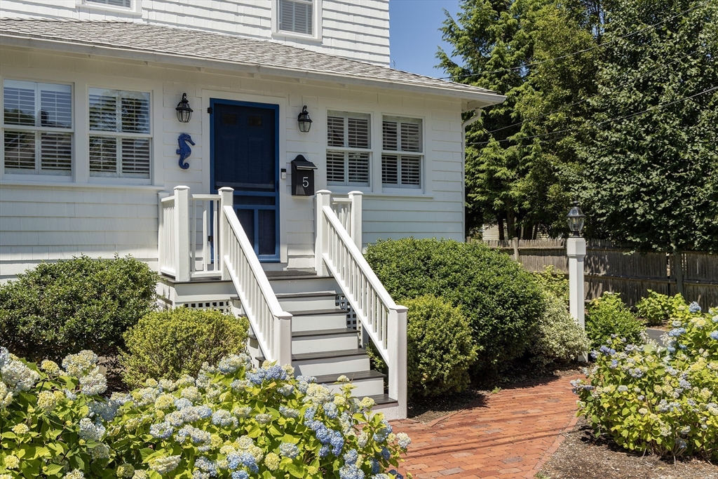 5 Maple Street # 5