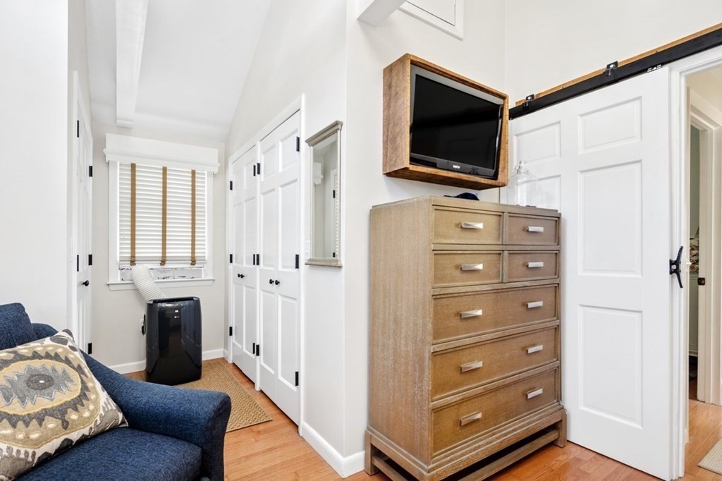 5 Maple Street # 5