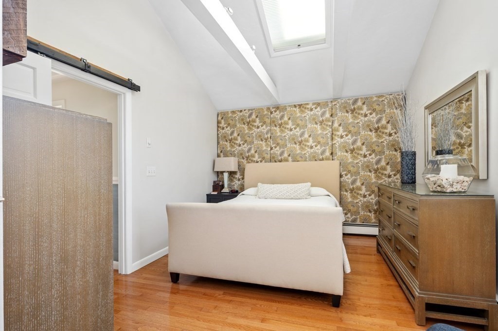 5 Maple Street # 5