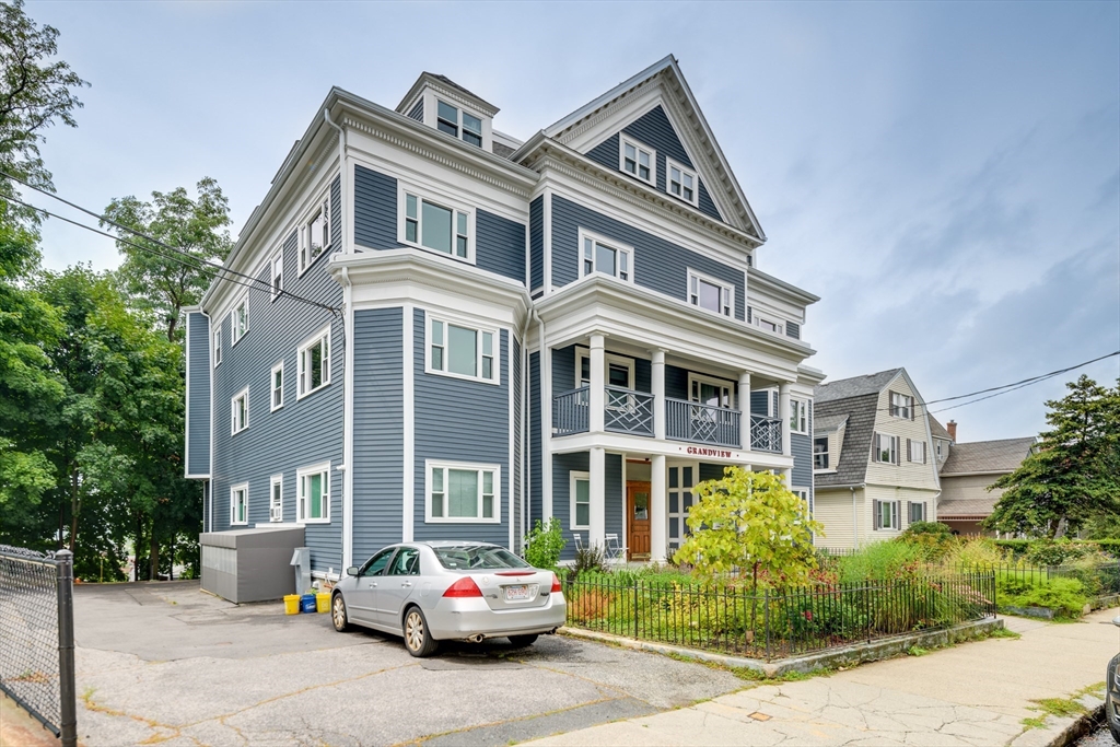 82 Munroe St # 1