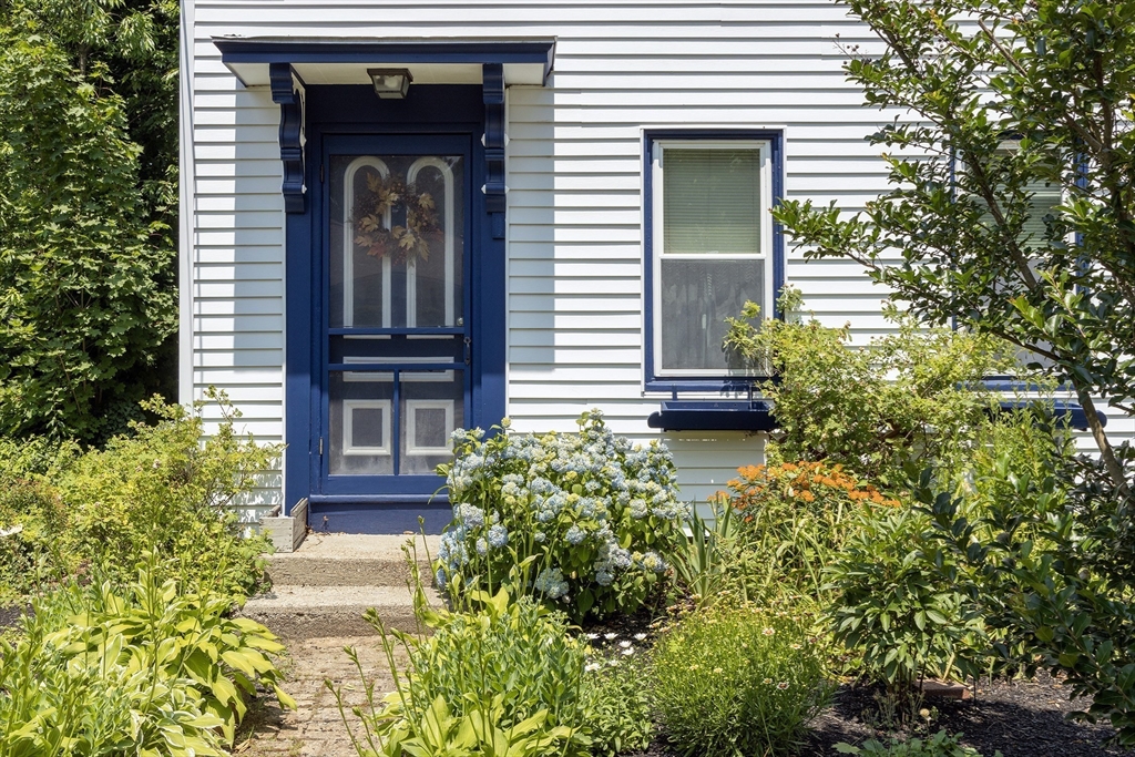 70 Myrtle St