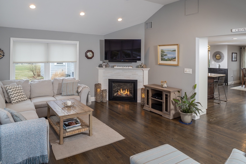 52 Linden Dr