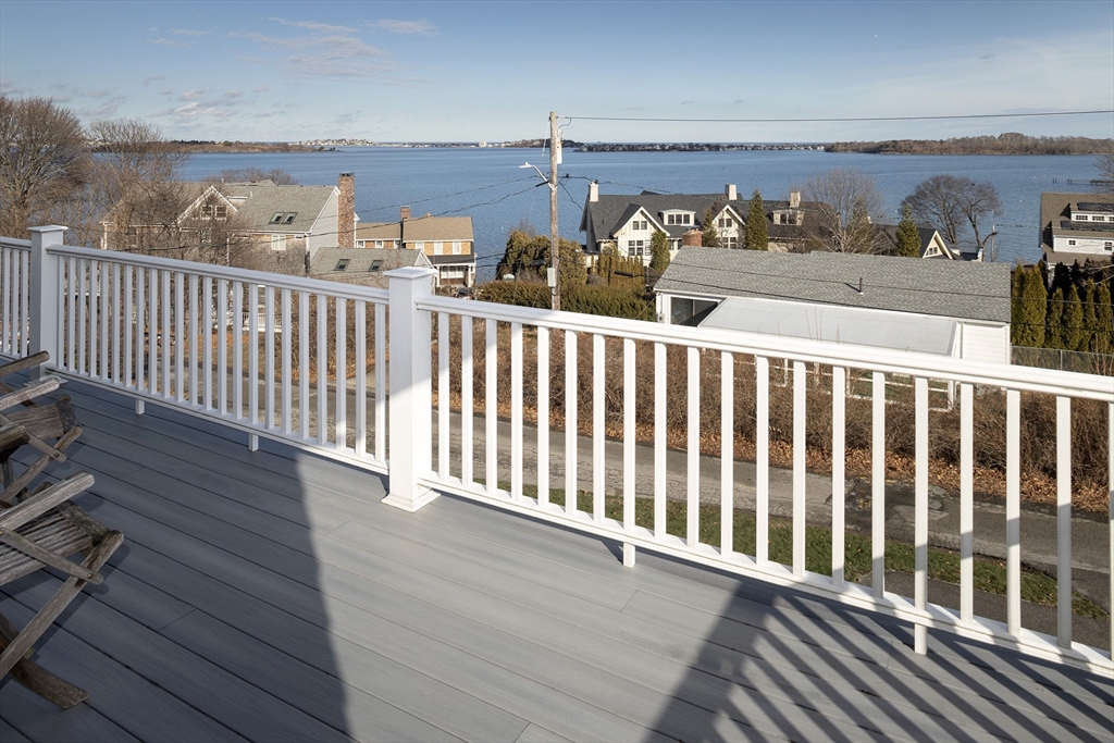4 Bay View Ave