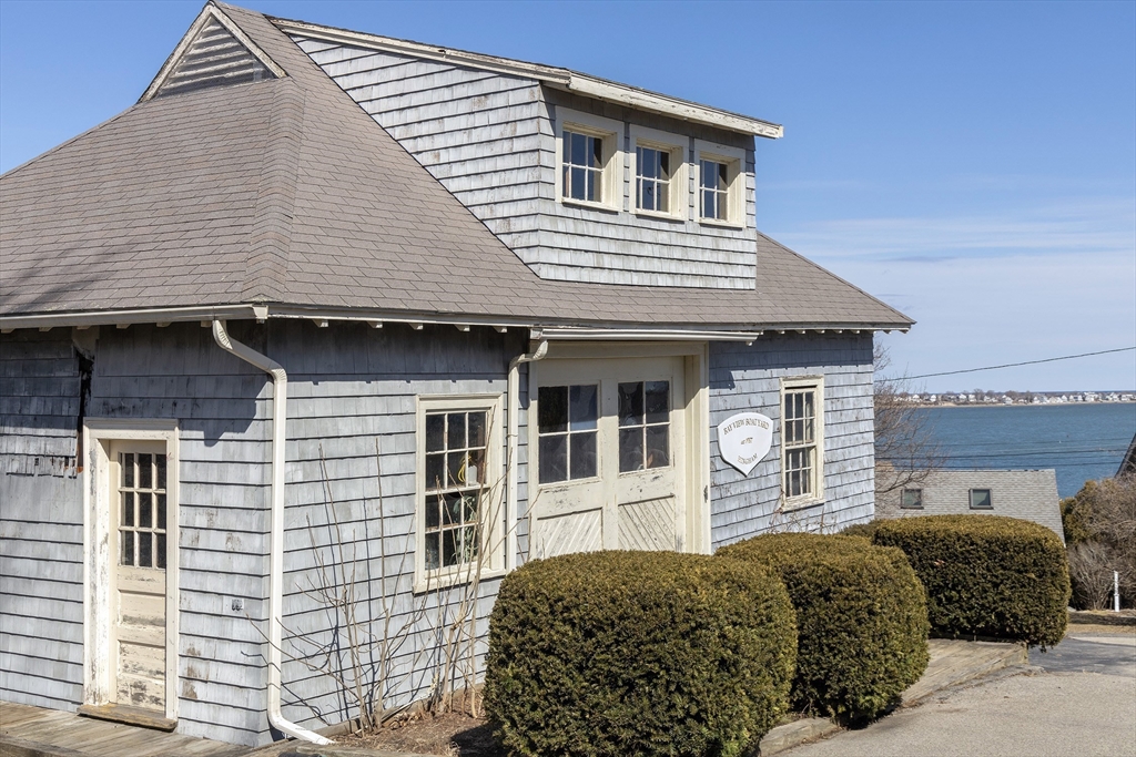 4 Bay View Ave