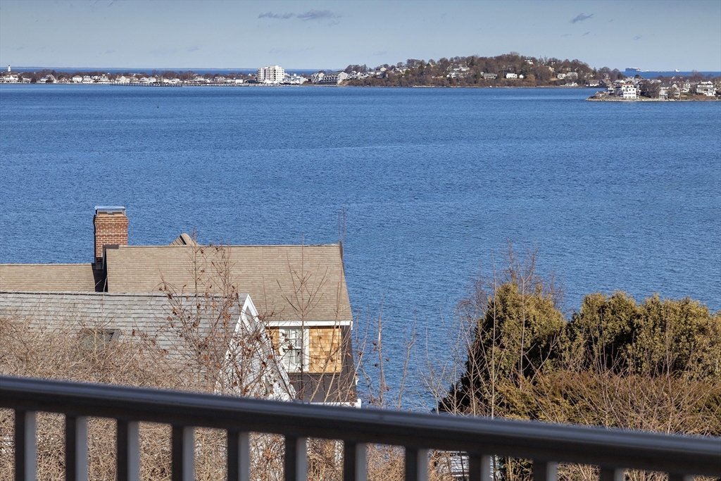 4 Bay View Ave