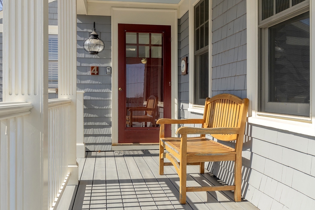 4 Bay View Ave