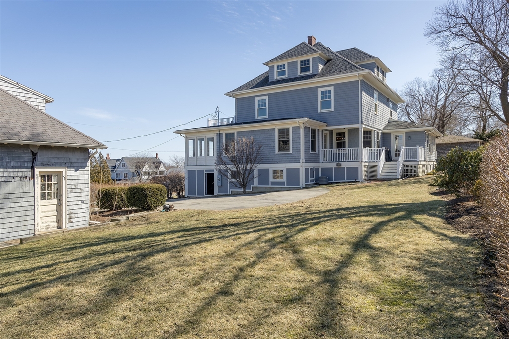 4 Bay View Ave