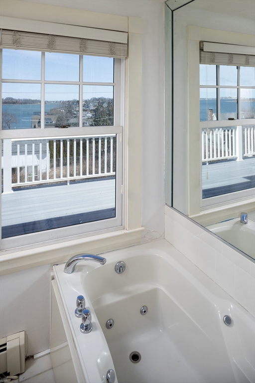 4 Bay View Ave