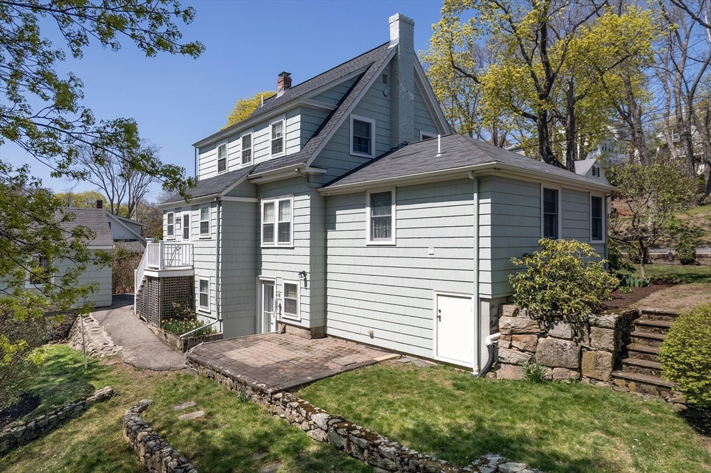 10 Simmons Road