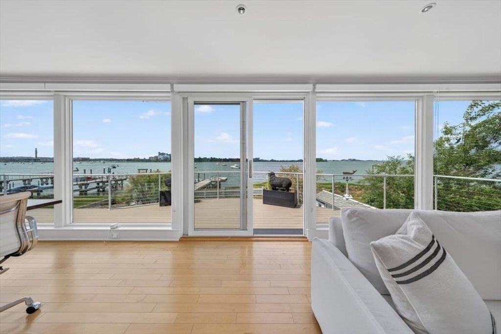 9 Beach Road
