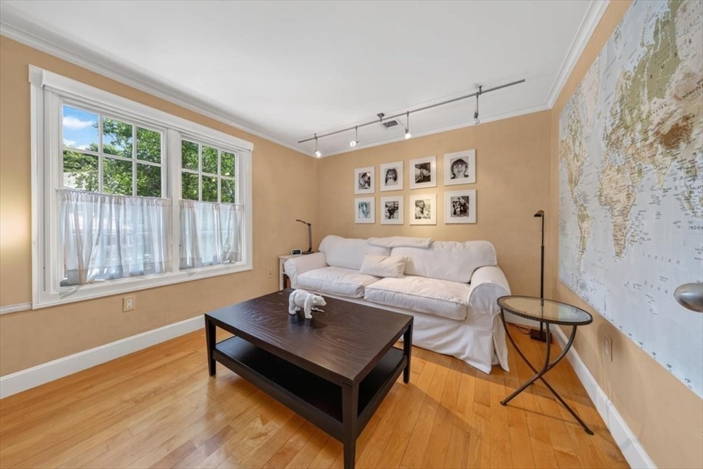 9 Beach Road